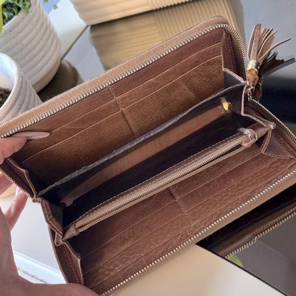 Gucci Zip Around Wallet with Bamboo Tassel - Picture 4 of 7
